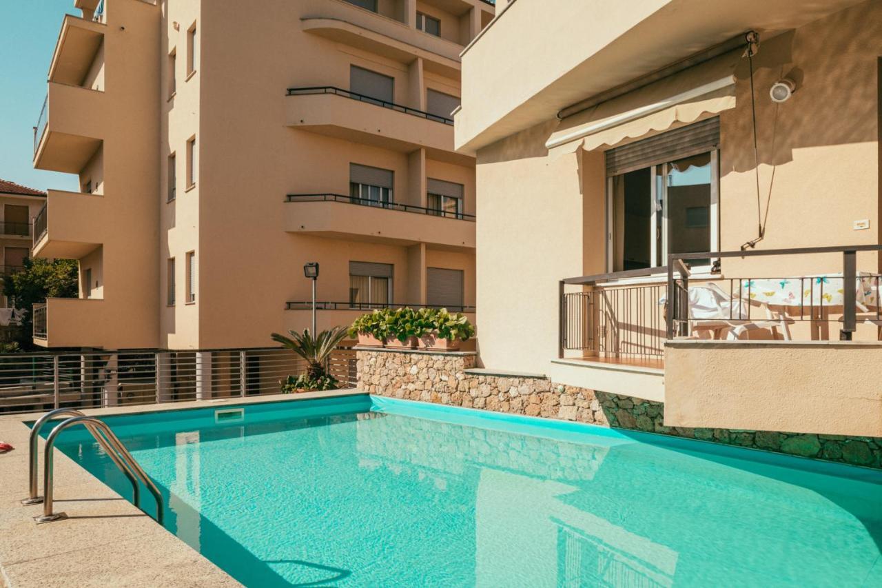 Hotel Residence La Palma Finale Ligure Exteriör bild