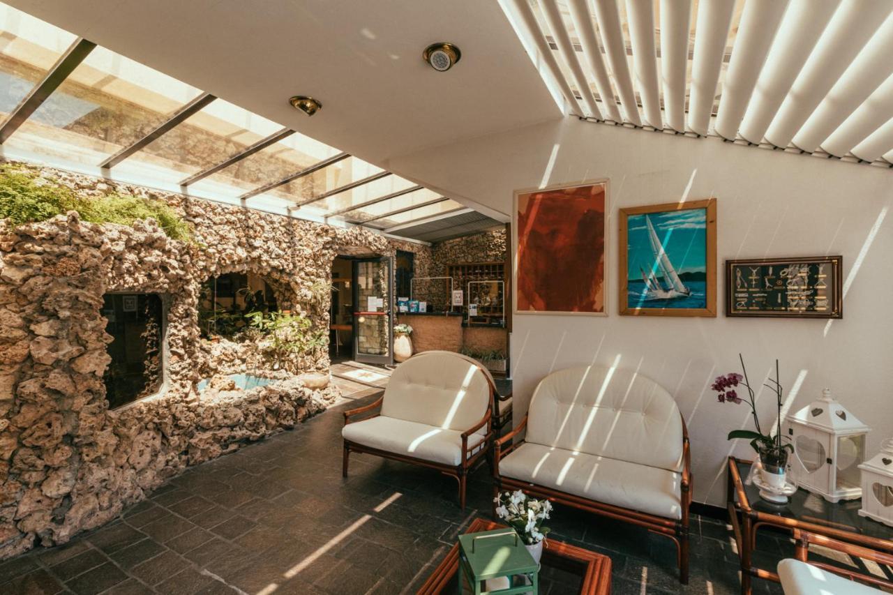 Hotel Residence La Palma Finale Ligure Exteriör bild
