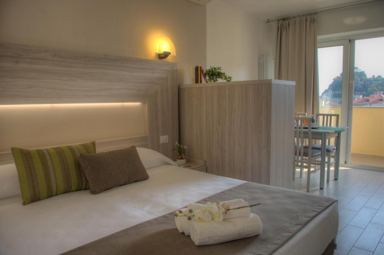 Hotel Residence La Palma Finale Ligure Exteriör bild