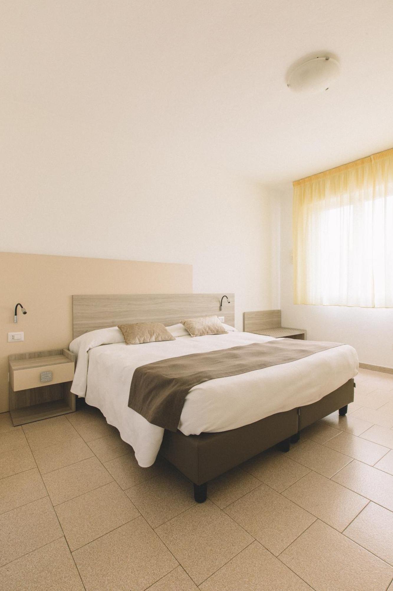 Hotel Residence La Palma Finale Ligure Exteriör bild