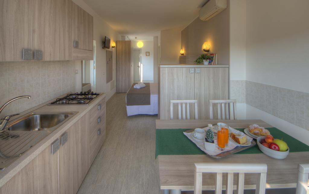 Hotel Residence La Palma Finale Ligure Exteriör bild
