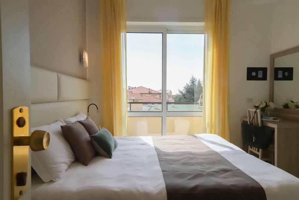 Hotel Residence La Palma Finale Ligure Exteriör bild