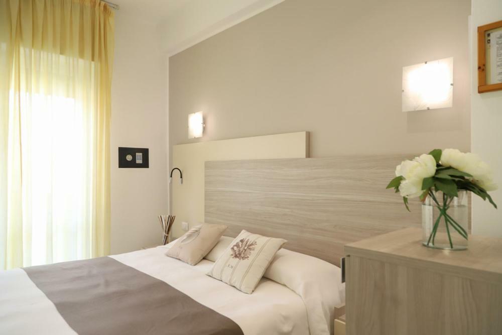 Hotel Residence La Palma Finale Ligure Exteriör bild