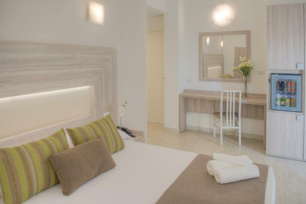 Hotel Residence La Palma Finale Ligure Exteriör bild